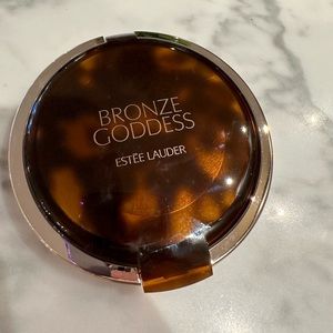 Estée Lauder Bronze Goddess Powder Bronzer light